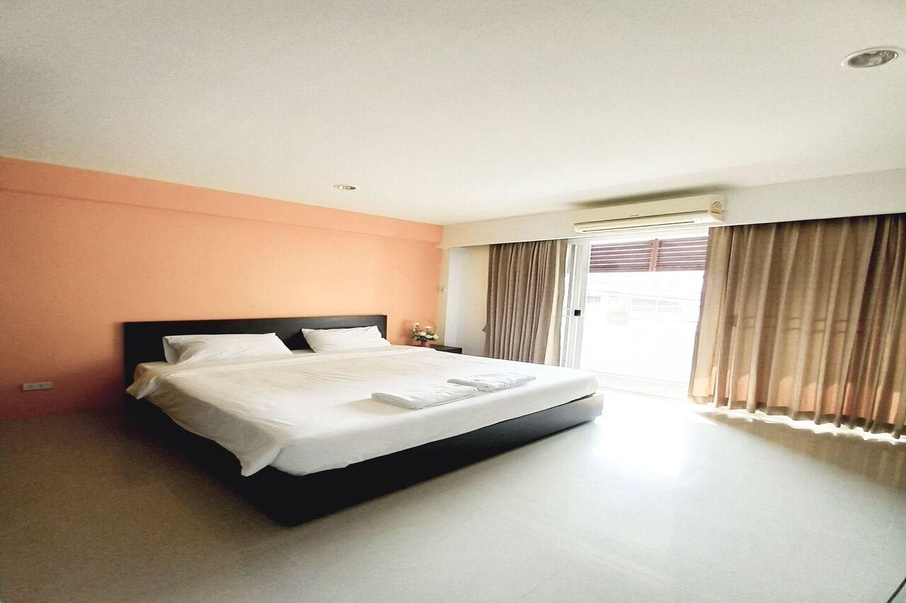 Ruan Plaisoi Apartment Бангкок Экстерьер фото