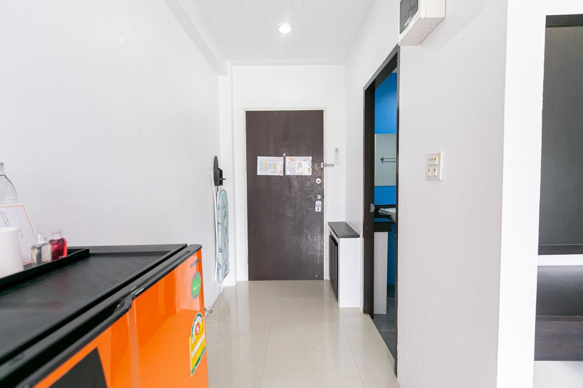 Ruan Plaisoi Apartment Бангкок Экстерьер фото