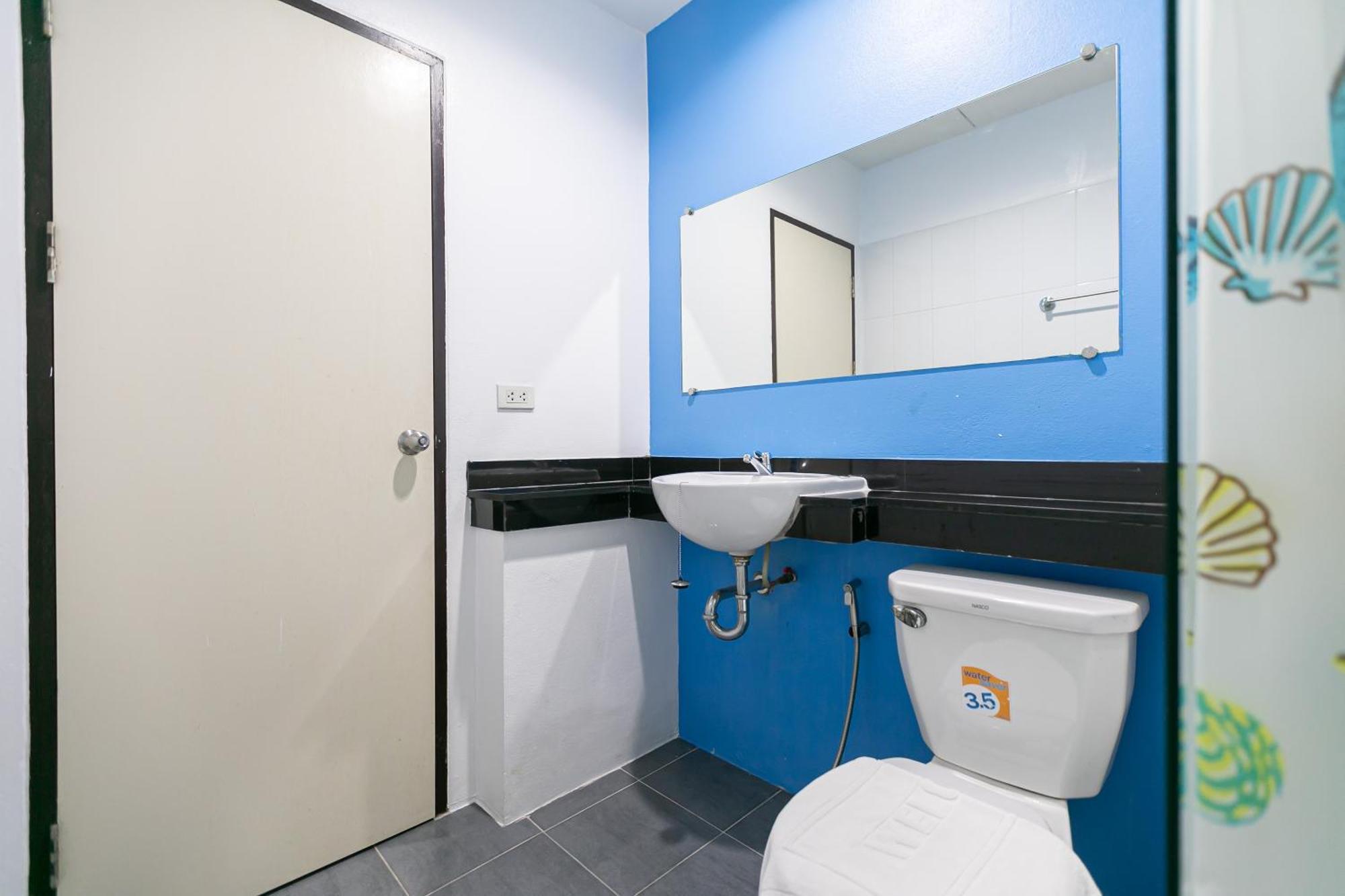 Ruan Plaisoi Apartment Бангкок Экстерьер фото