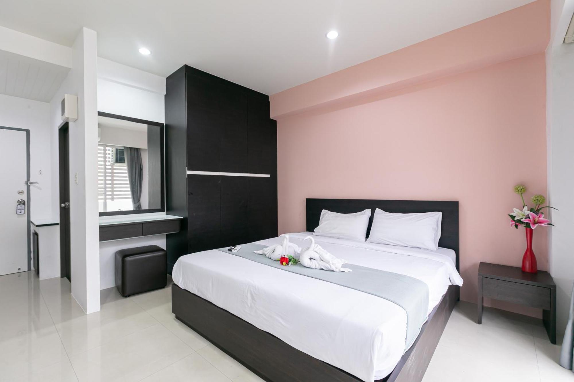 Ruan Plaisoi Apartment Бангкок Экстерьер фото