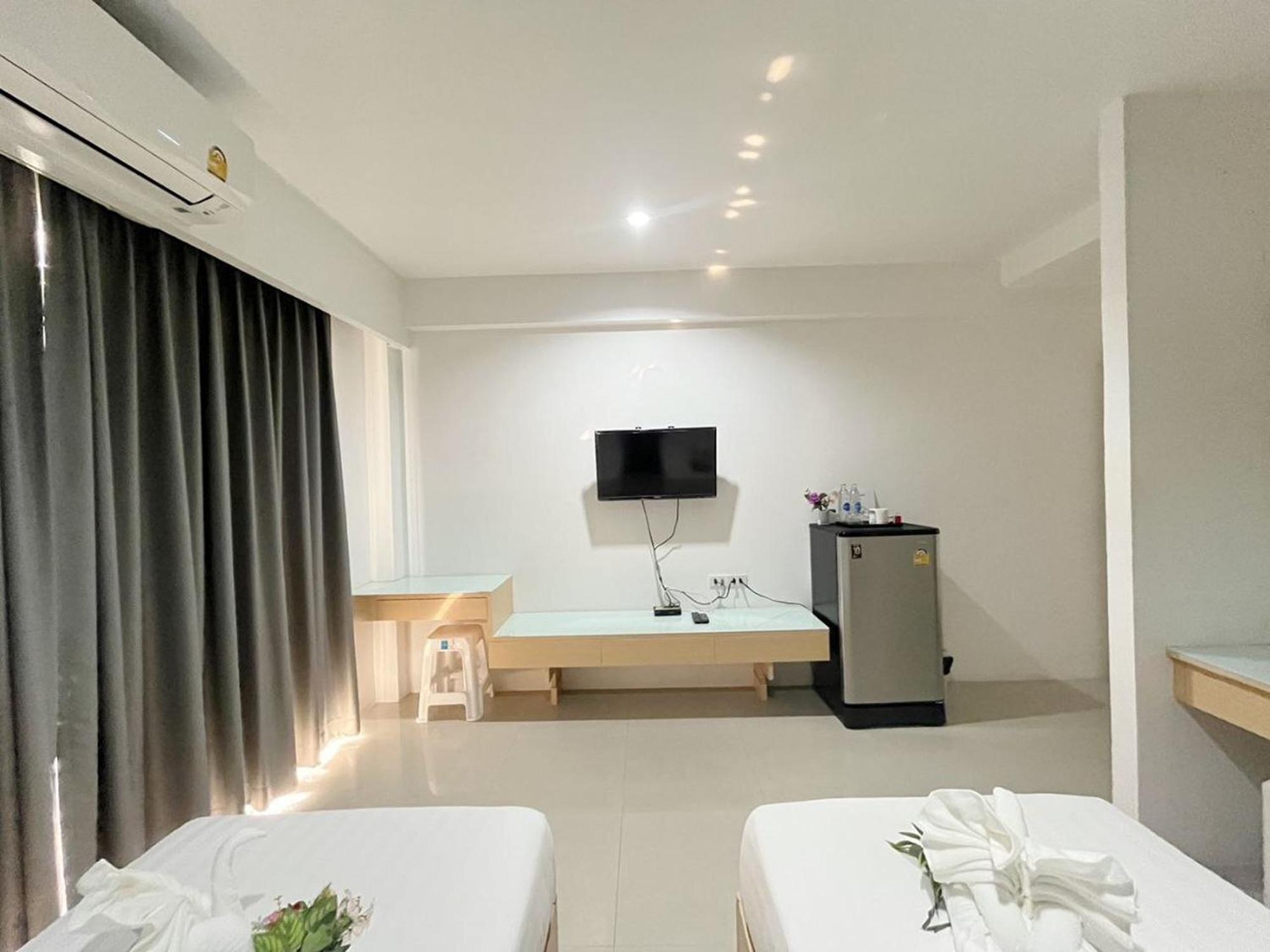 Ruan Plaisoi Apartment Бангкок Экстерьер фото