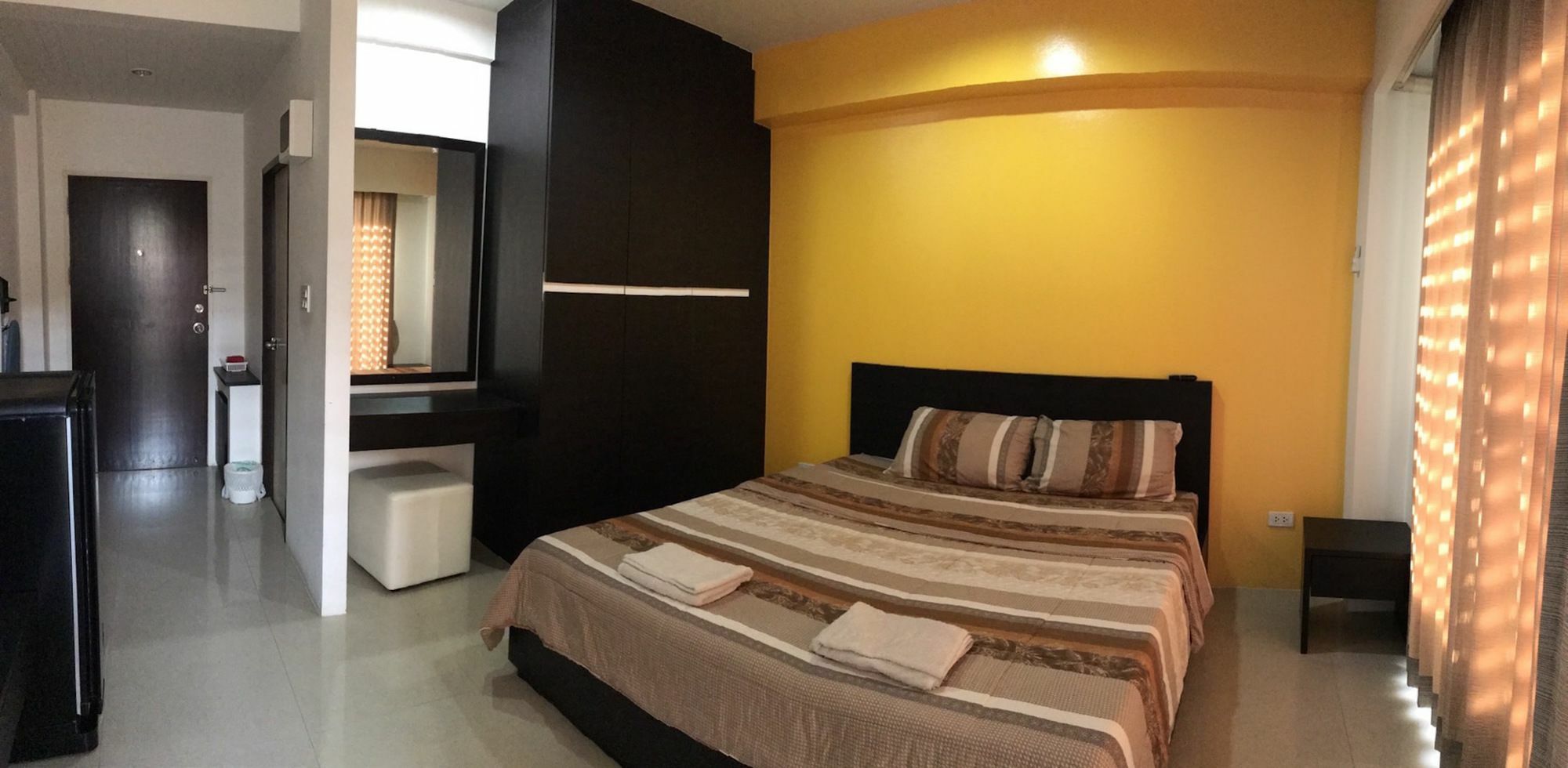 Ruan Plaisoi Apartment Бангкок Экстерьер фото
